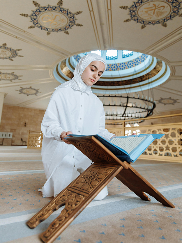 hijab woman quran